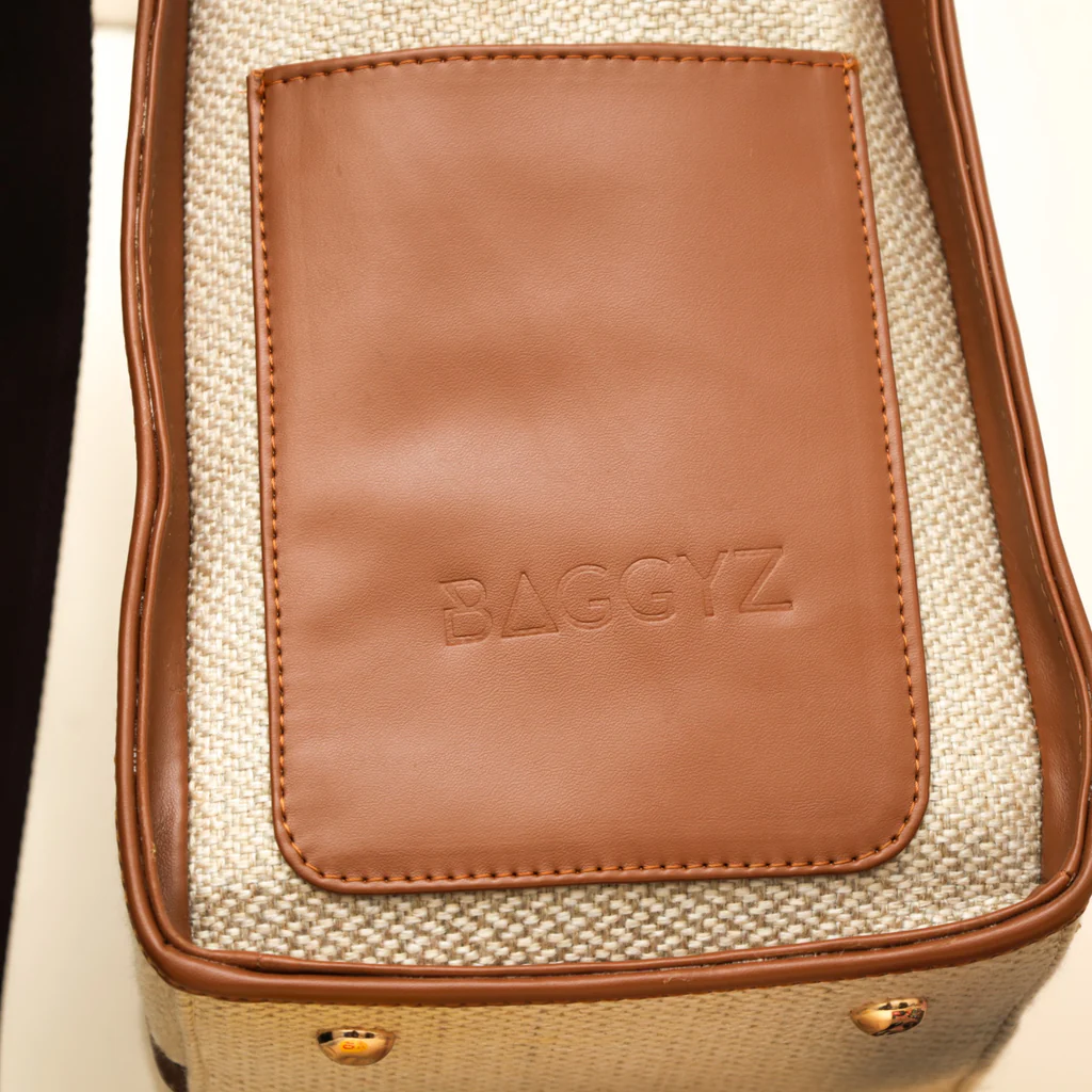 The Elegant Nomad - Image 7