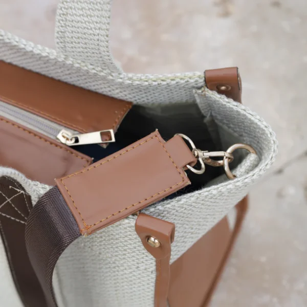 The Elegant Nomad - Image 4