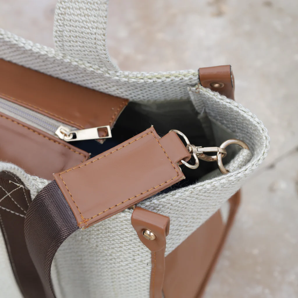 The Elegant Nomad - Image 4