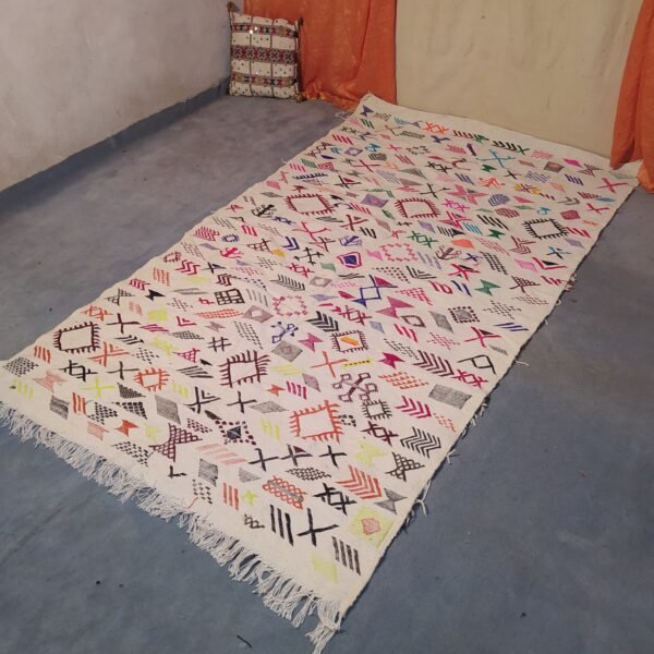 Handmade Beni Ouarain Moroccan Wool Rug – Vintage Berber Carpet for Modern Interiors - Image 9