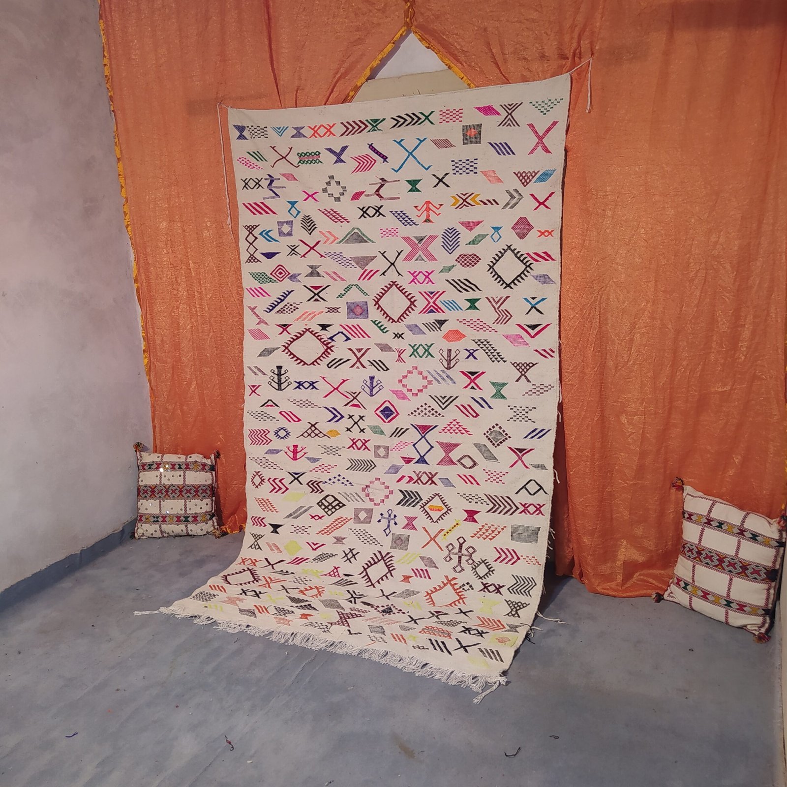 Handmade Beni Ouarain Moroccan Wool Rug – Vintage Berber Carpet for Modern Interiors - Image 2