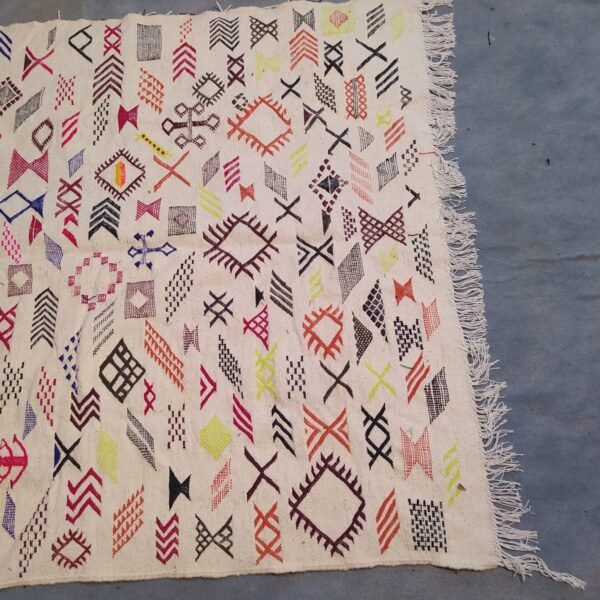 Handmade Beni Ouarain Moroccan Wool Rug – Vintage Berber Carpet for Modern Interiors - Image 6