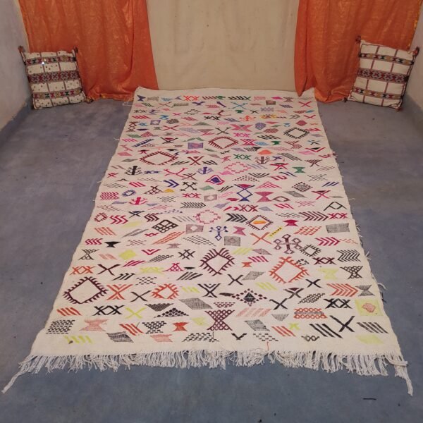 Handmade Beni Ouarain Moroccan Wool Rug – Vintage Berber Carpet for Modern Interiors - Image 5