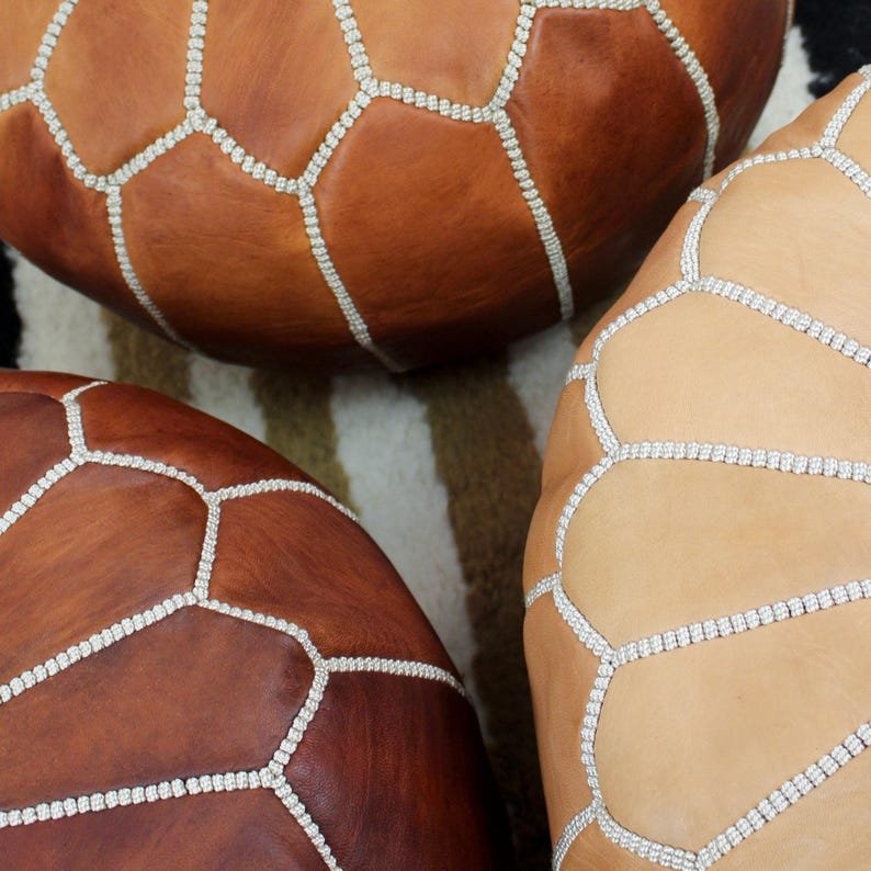 Pouf Marocain en Cuir Naturel – Fait Main à Marrakech – Marron – Décoration Authentique - Image 2